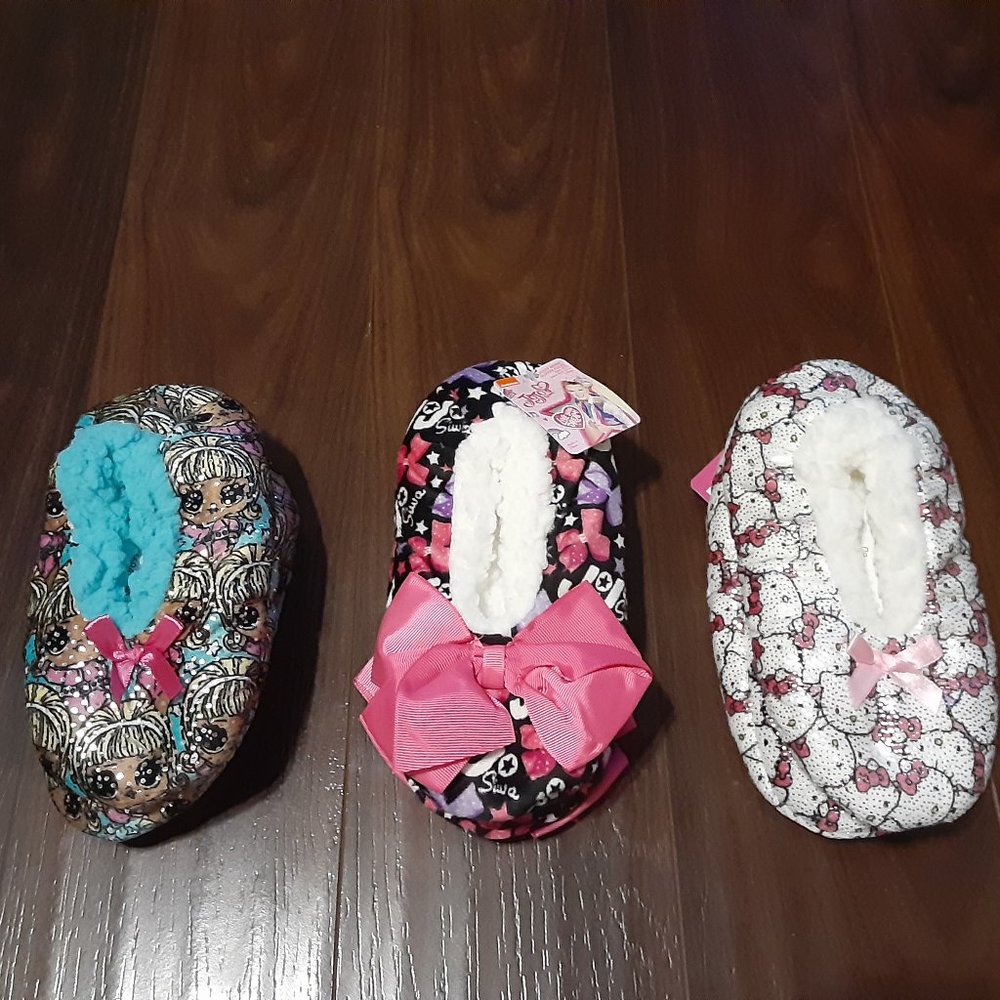 Girls' Fuzzy Babba Slipper Socks - NEW